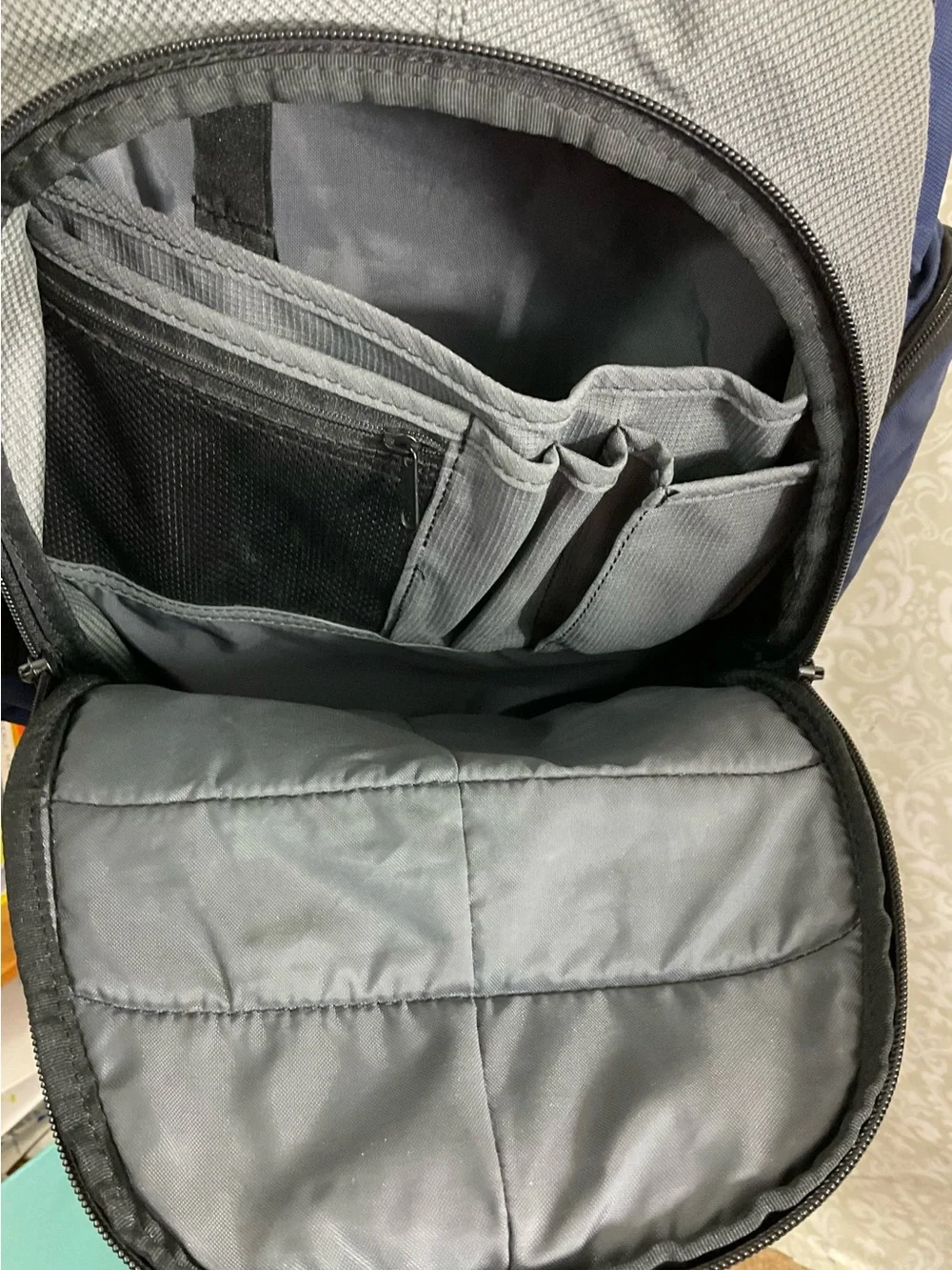 Eagle Creek Nylon Blue and Gray Unisex Backpack Hiking Travel Adjustable